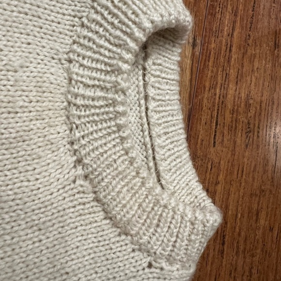 Handcrafted Peruvian Wool Crewneck Pullover Sweater / Medium - Picture 6 of 9